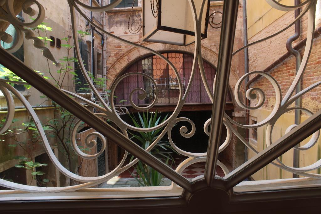 San Giacomo Apartment Βενετία Δωμάτιο φωτογραφία